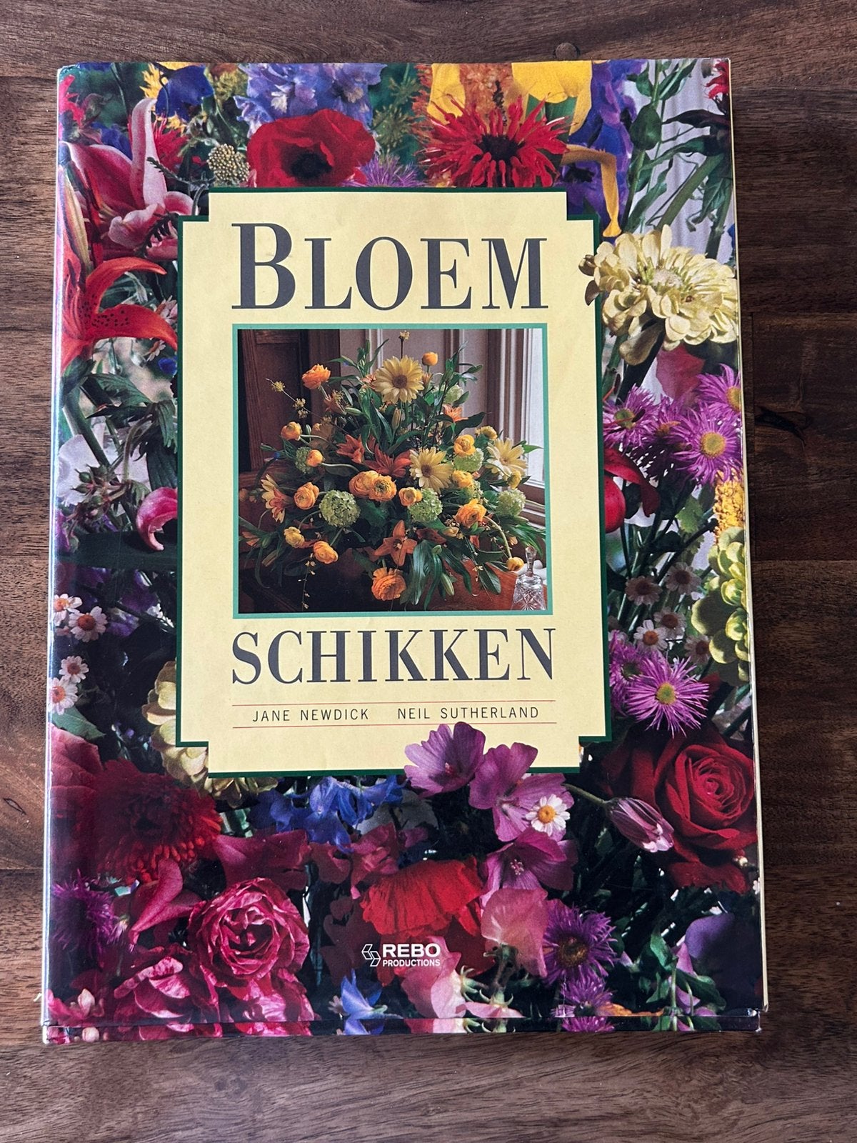 Boek Bloemschikken, Boeken, Wonen en Tuinieren, Gelezen, Bloemschikken, Groendecoratie, Ophalen of Verzenden
