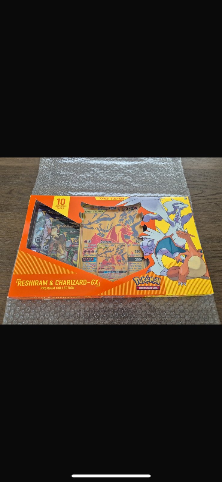 Pokémon Reshiram & Charizard-GX Premium Collection, Hobby en Vrije tijd, Verzamelkaartspellen | Pokémon, Zo goed als nieuw, Ophalen