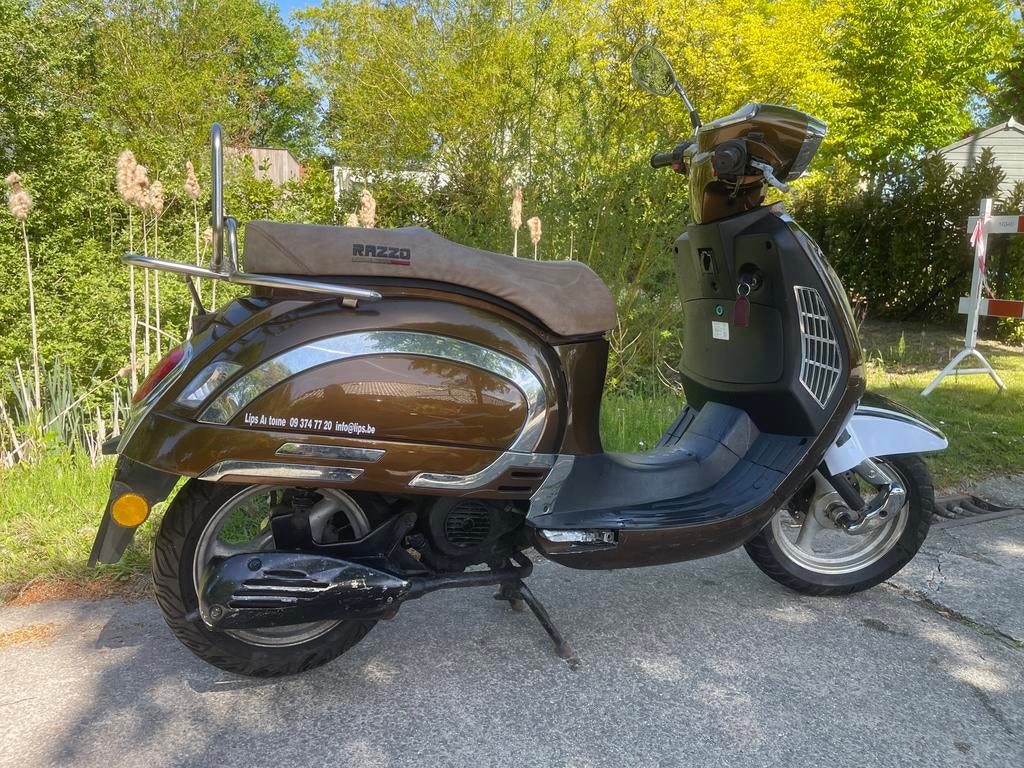 A klasse met papier start rijdt perfect, Ophalen, Zo goed als nieuw