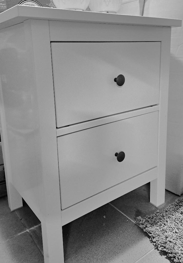 Armoire HEMNES à 2 tiroirs, blanc teinté, 54x66 cm, Maison & Meubles, Armoires | Commodes, 25 à 50 cm, Klassiek, Moins de 100 cm