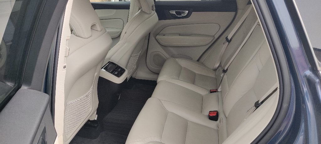 Volvo, Cuir, Achat, Entretenue par le concessionnaire, 5 portes