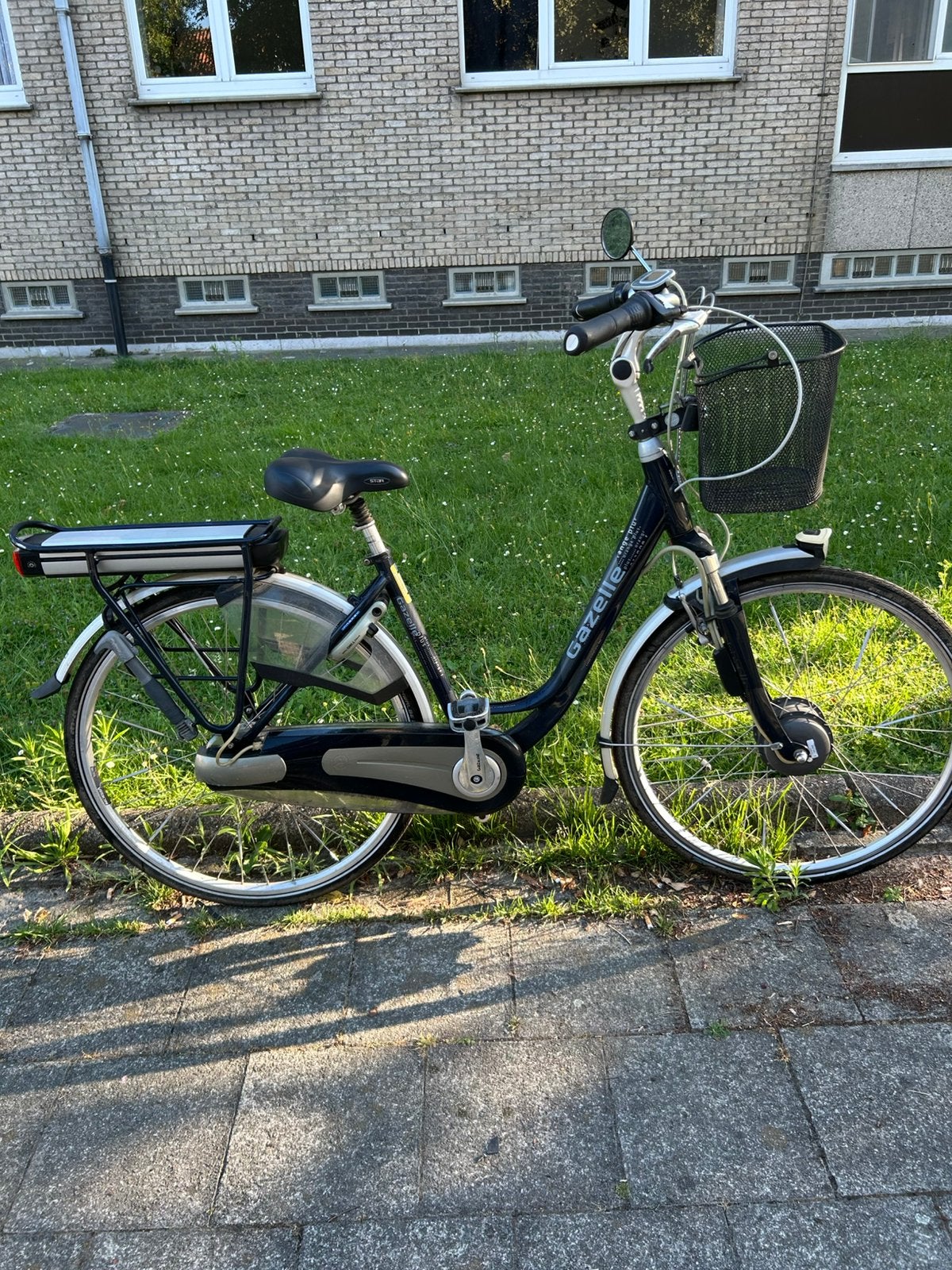 Vélo électrique Gazelle - Parfait état - Seulement 2 500 km, Enlèvement, Comme neuf, 50 km par batterie ou plus, Gazelle