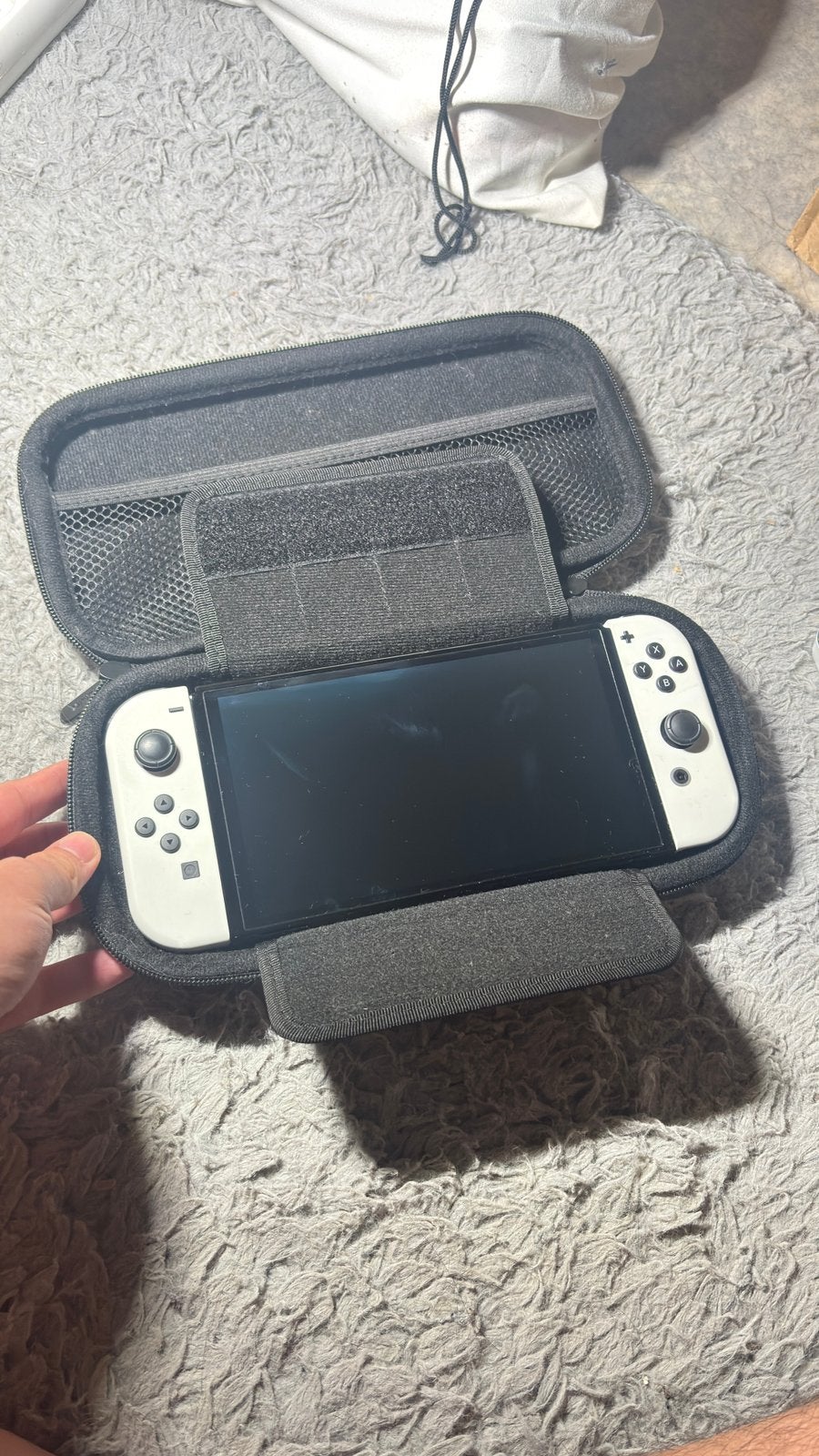 Console Nintendo Switch Oled + housse de protection, Enlèvement ou Envoi, Utilisé