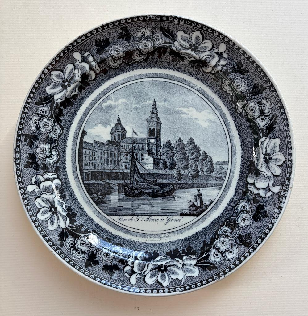 Vue de St. Pierre à GAND assiette P. J. BOCH 1813 faïence, Envoi