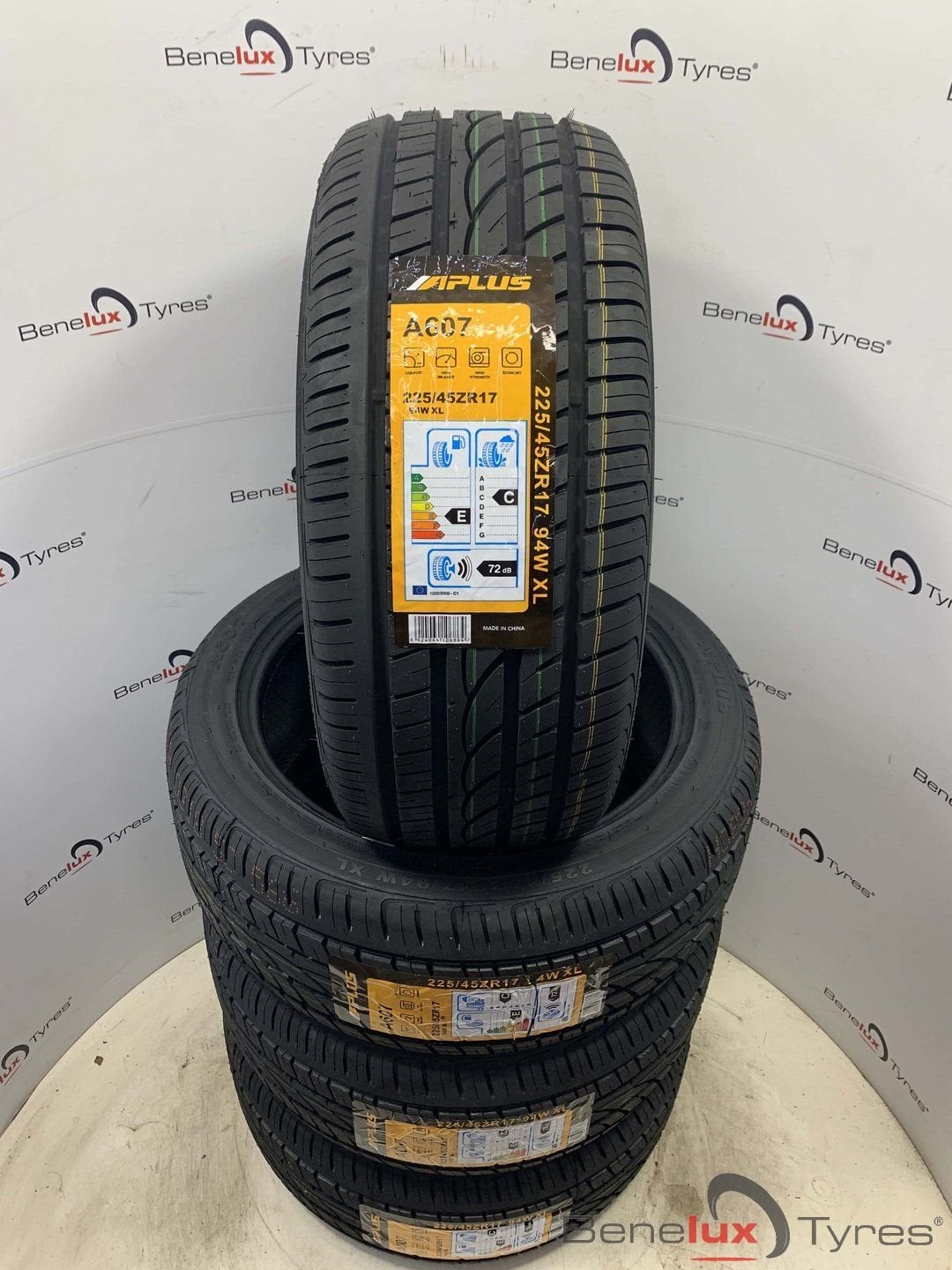 NIEUW 225/45ZR17 225/45R17 225/45 ZR17 R17 225/45/17 2254517, Auto-onderdelen, Banden en Velgen, Ophalen, -, -, Nieuw