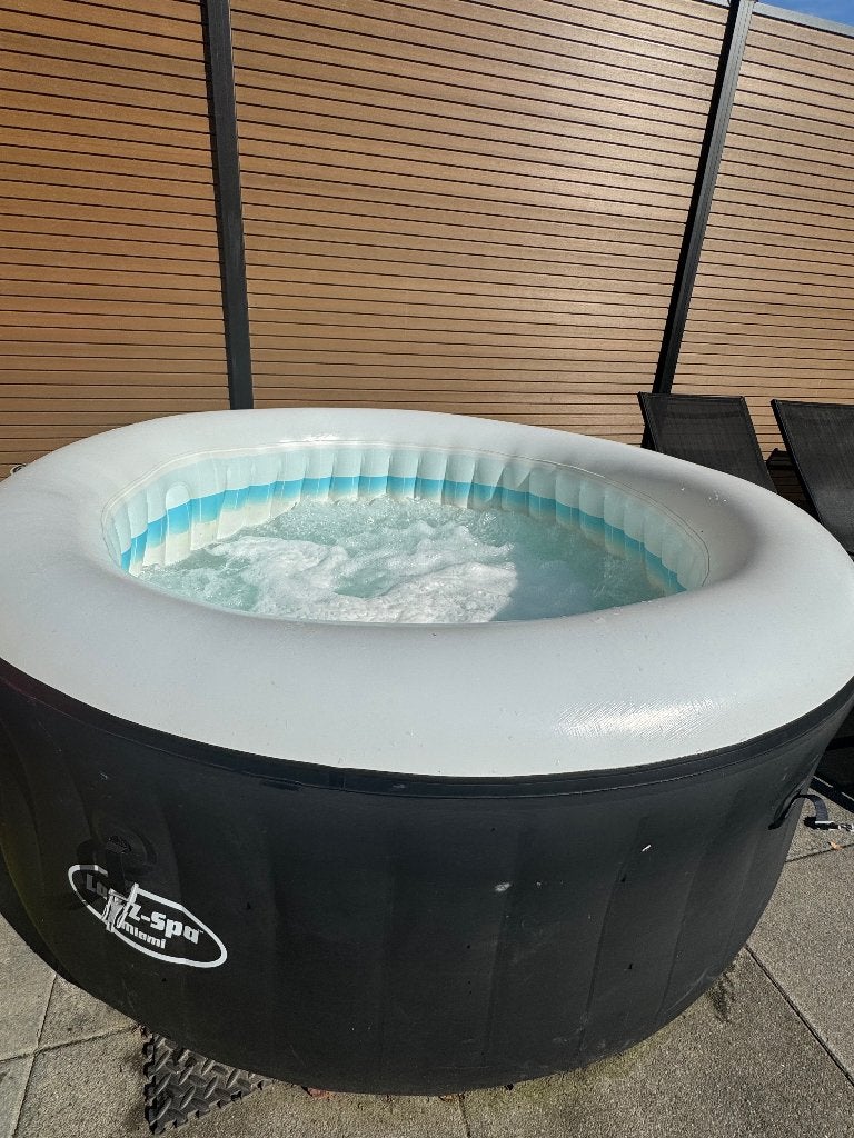 Lazy spa jacuzzi, Tuin en Terras, Ophalen, Zo goed als nieuw, Afdekzeil, Opblaasbaar