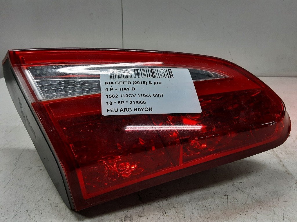 ACHTERLICHT LINKS ACHTERKLEP Kia Cee'd (JDB5), Info@kia.de, Theodor-Heuss-Allee 11
60486  Frankfurt am Main, DE, Kia Deutschland GmbH