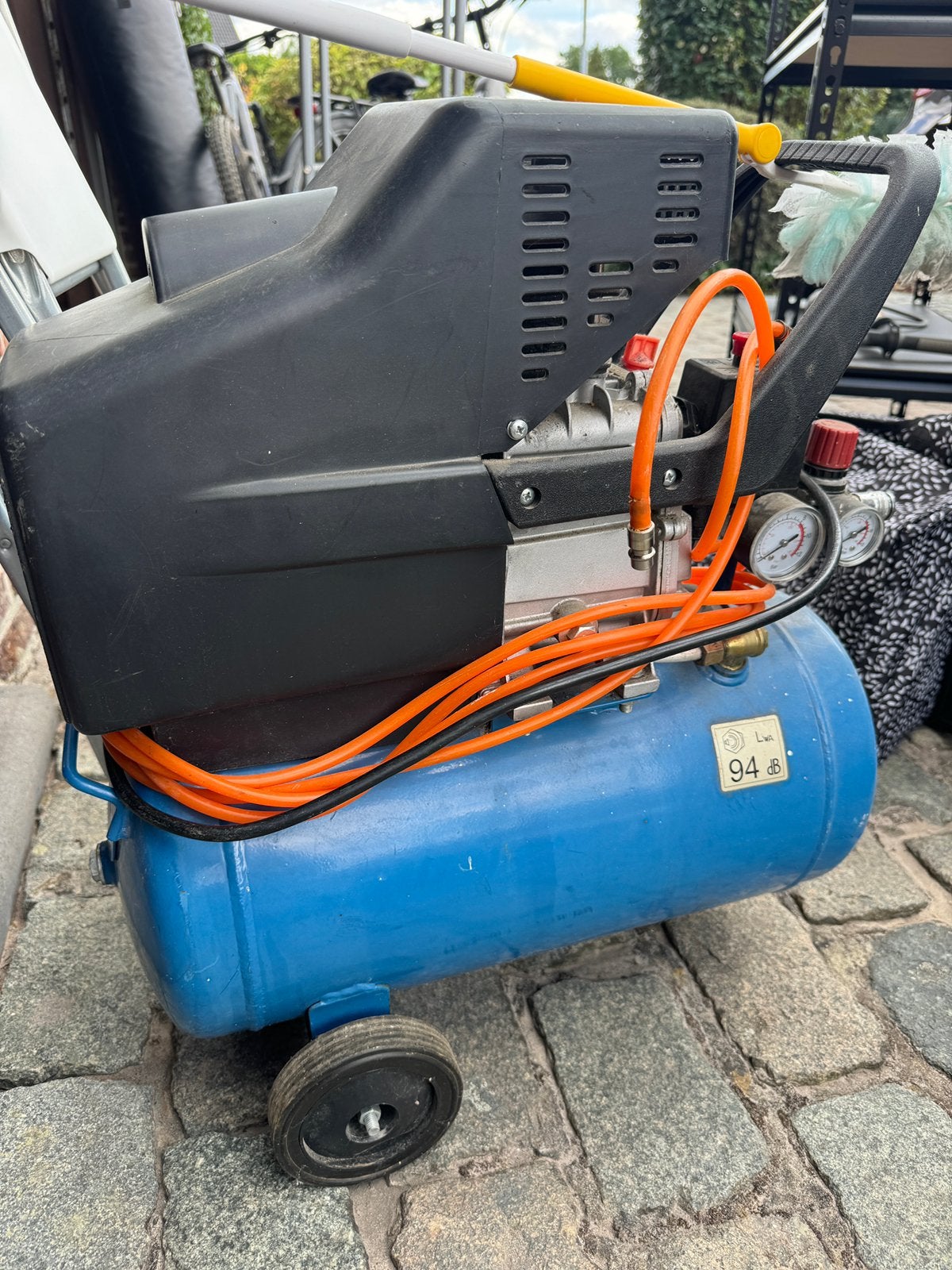 Te koop: Scheppach HC24 luchtcompressor – €40, Bricolage & Construction, Outillage | Pièces de machine & Accessoires, Enlèvement