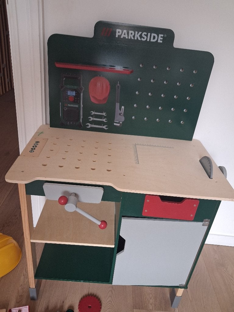 Etabli enfant en bois avec nombreux accessoires, Enlèvement, Utilisé, Meuble ou Kitchenette