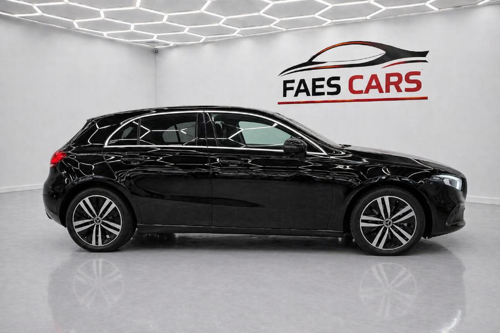 mercedes a klasse A250E phev hybride 160 kw, Auto's, Euro 6, 4 cilinders, Zwart, Leder
