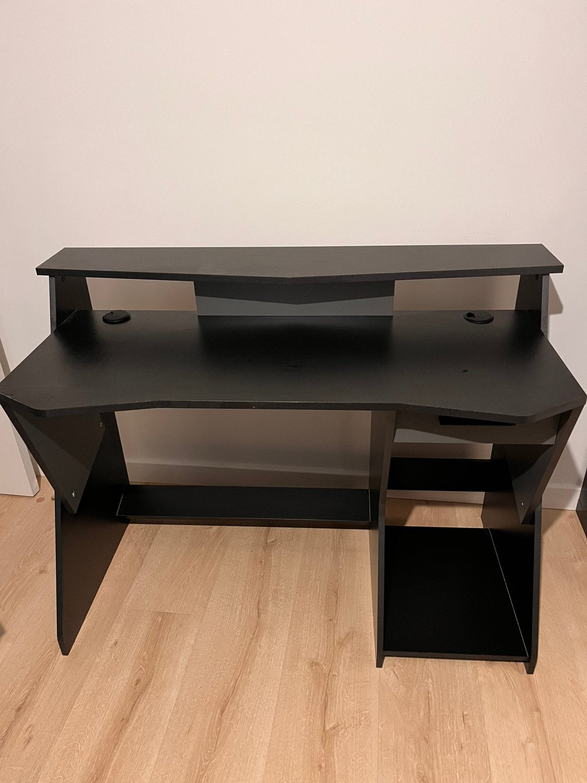 Gamebureau in zeer deftige staat B124cm H91cm D62cm, Ophalen, Zo goed als nieuw, Zwart