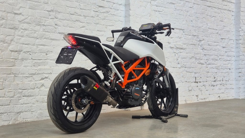 KTM 390 Duke A2 Fit et Akrapovic @motomobilia, Motos, 390 cm³, Entreprise, Occasion, ABS
