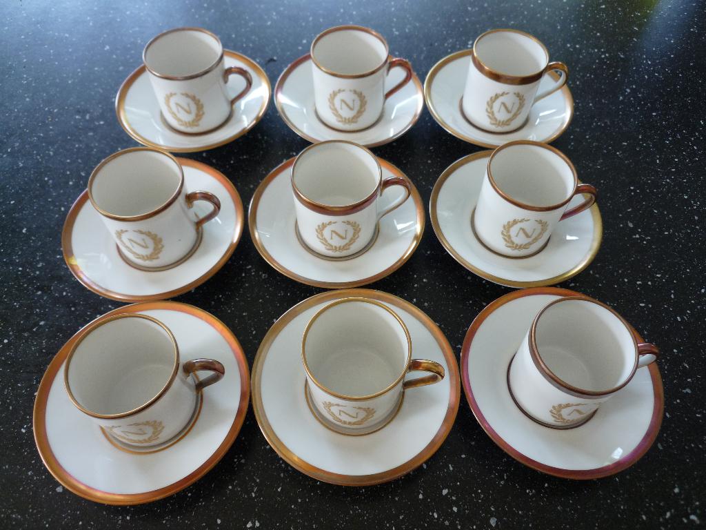 Moka-servies, 9 bekers van Beiers porselein, Ophalen of Verzenden, Nieuw, Porselein, Kop en/of schotel