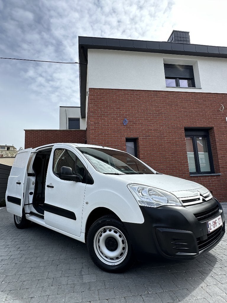 Citroen Berlingo 16HDI 100CH Euro6 103000KM CAR PASS, Autos, Achat, 3 places, Boîte manuelle, Entretenue par le concessionnaire