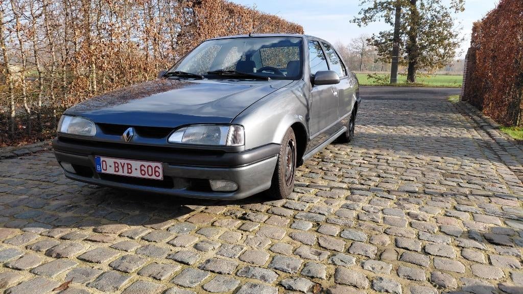 Renault R19 Chamade 1.4 Benzine, Autos, Renault, Argent ou Gris, Achat, Boîte manuelle, Berline