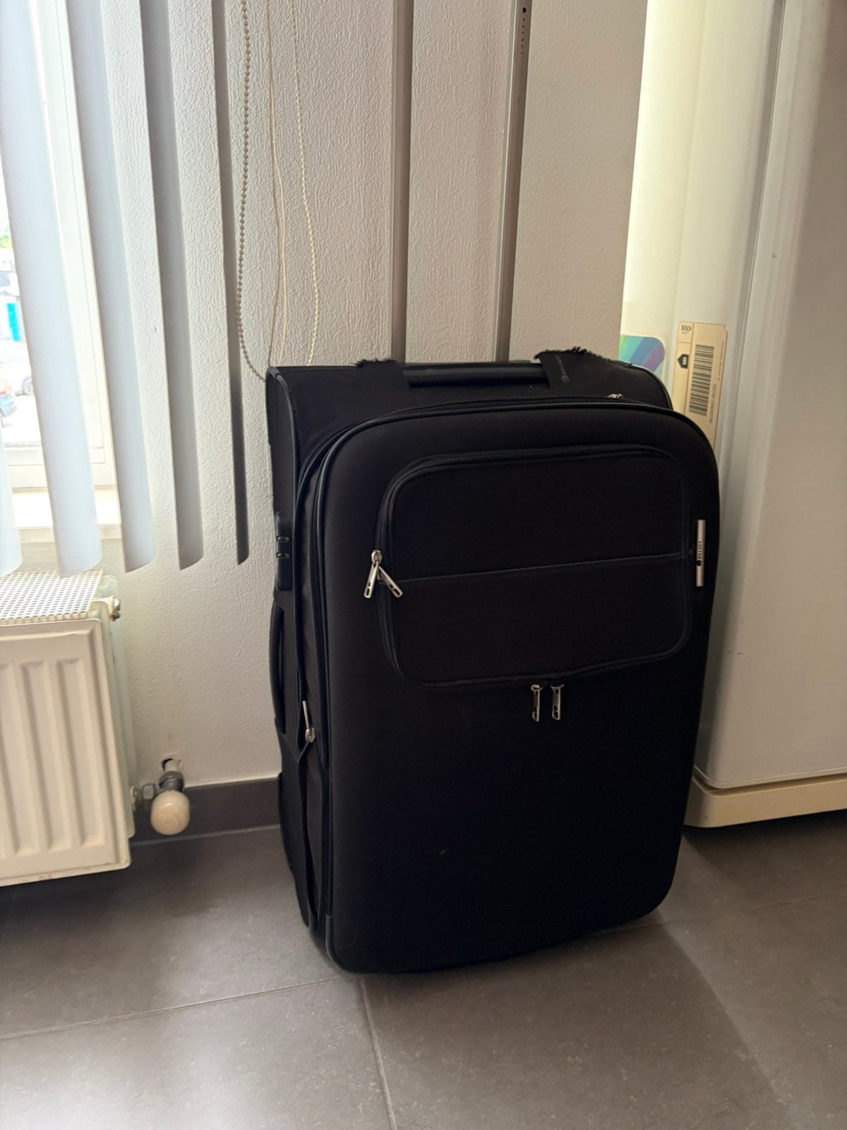 Valies met 30 kledingstukken, Handtassen en Accessoires, Ophalen, Gebruikt