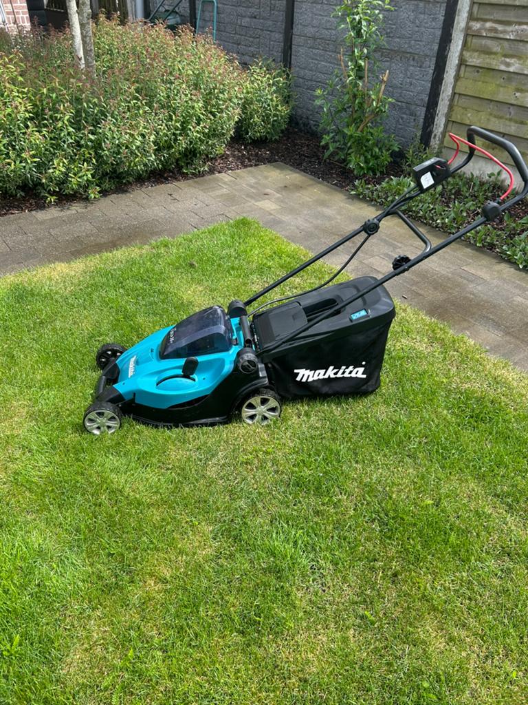 Makita LXT grasmaaier, Tuin en Terras, Ophalen, Gebruikt, Accu-grasmaaier, Opvangbak