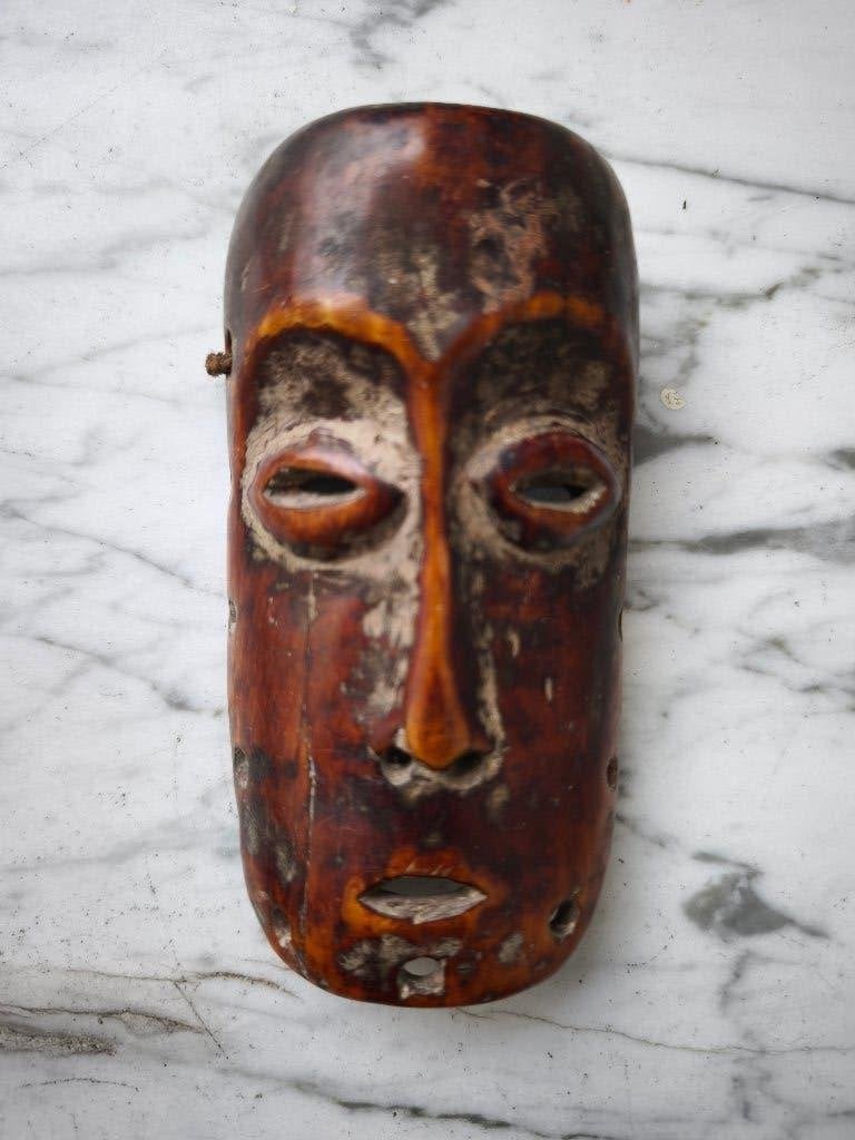 Masque en ivoire miniature LEGA Congo, Enlèvement ou Envoi