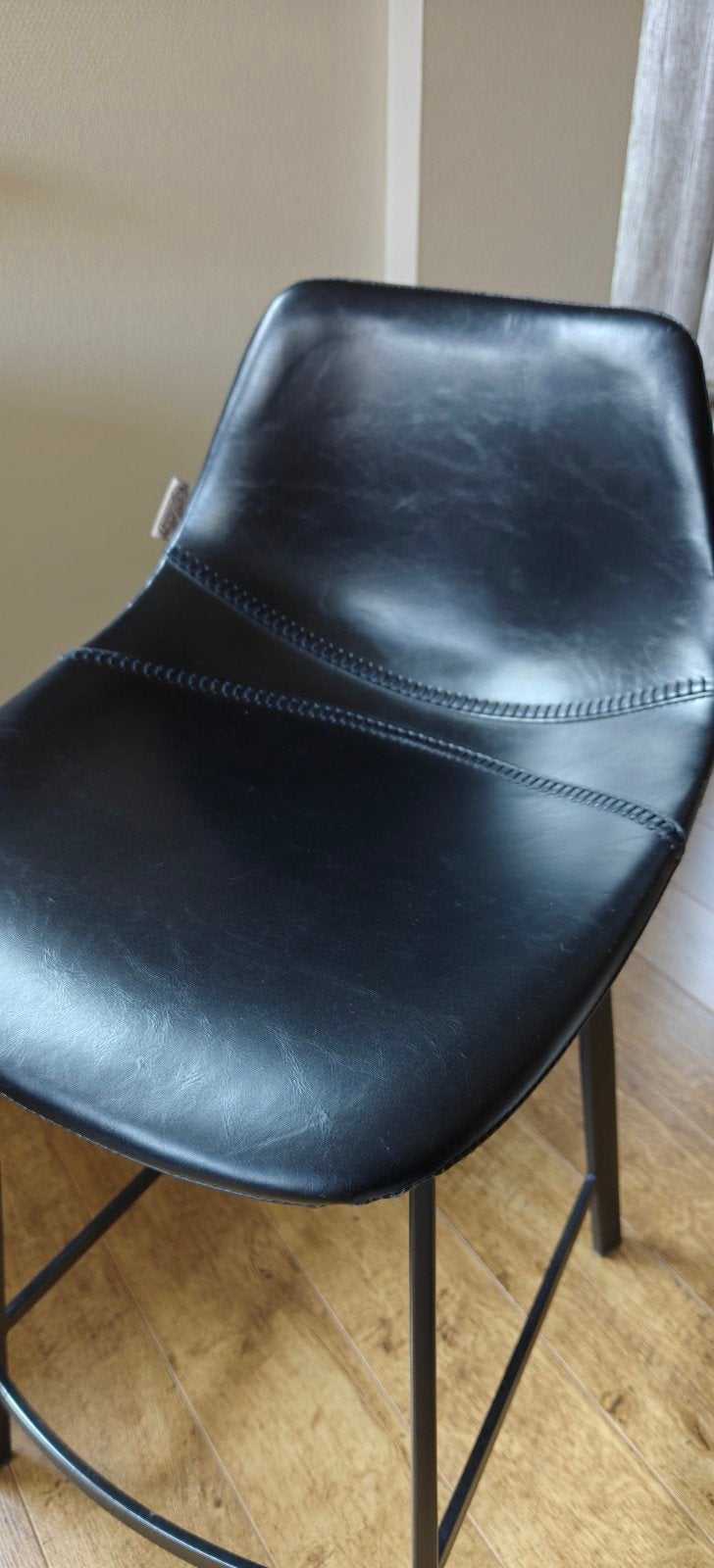 Hoge zwarte leder barkruk Dutchbone, Ophalen