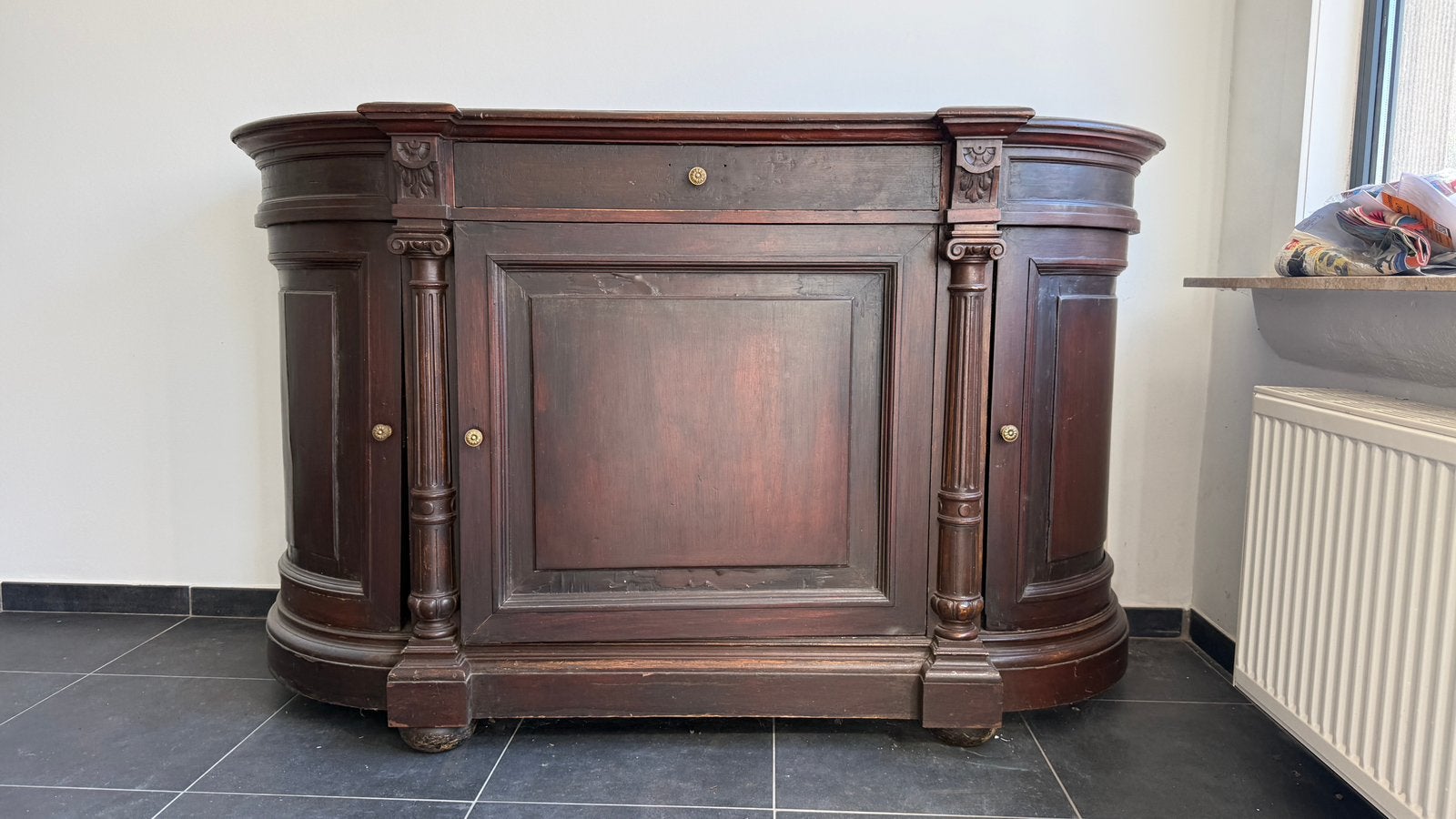 Mooie dressoir kast met wat oplapwerk aan, Antiek en Kunst, Ophalen