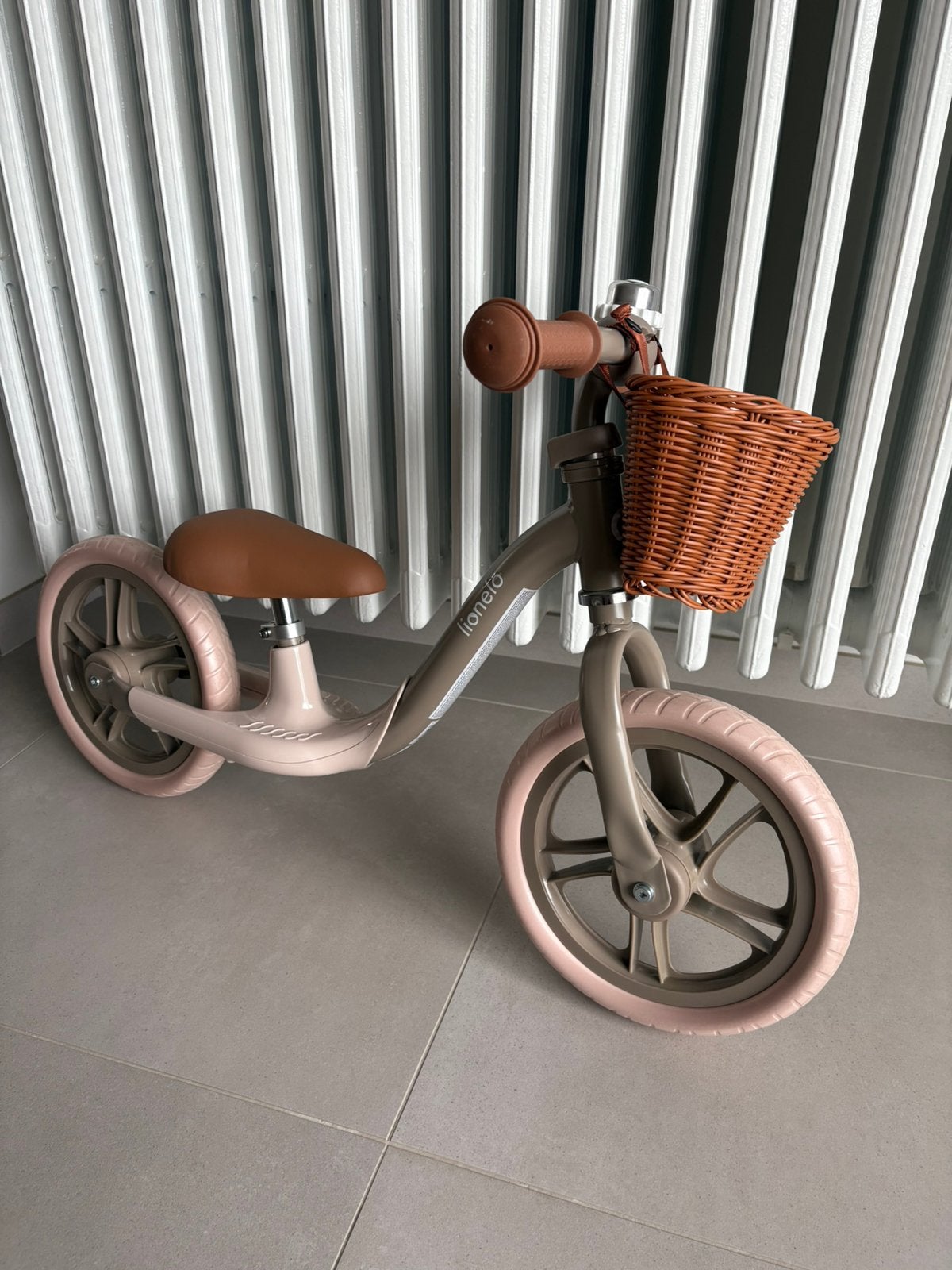 Draisienne Lionelo Alex Plus + casque assorti, Enlèvement, Neuf, Moins de 16 pouces