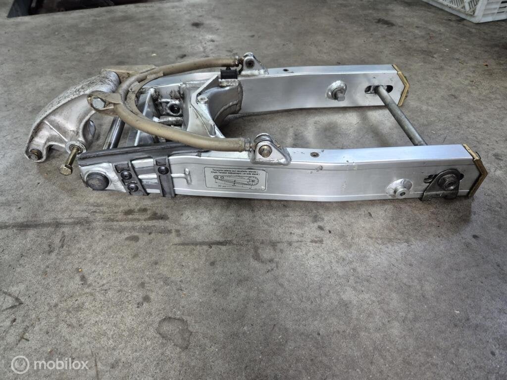 Aluminium achterbrug achtervork Monster 900 750 600 851 888, Gebruikt, Factorystore.service@ducati.com, Ophalen of Verzenden, Via Antonio Cavalieri Ducati, 74/5, 74/6, 40132 Bologna BO