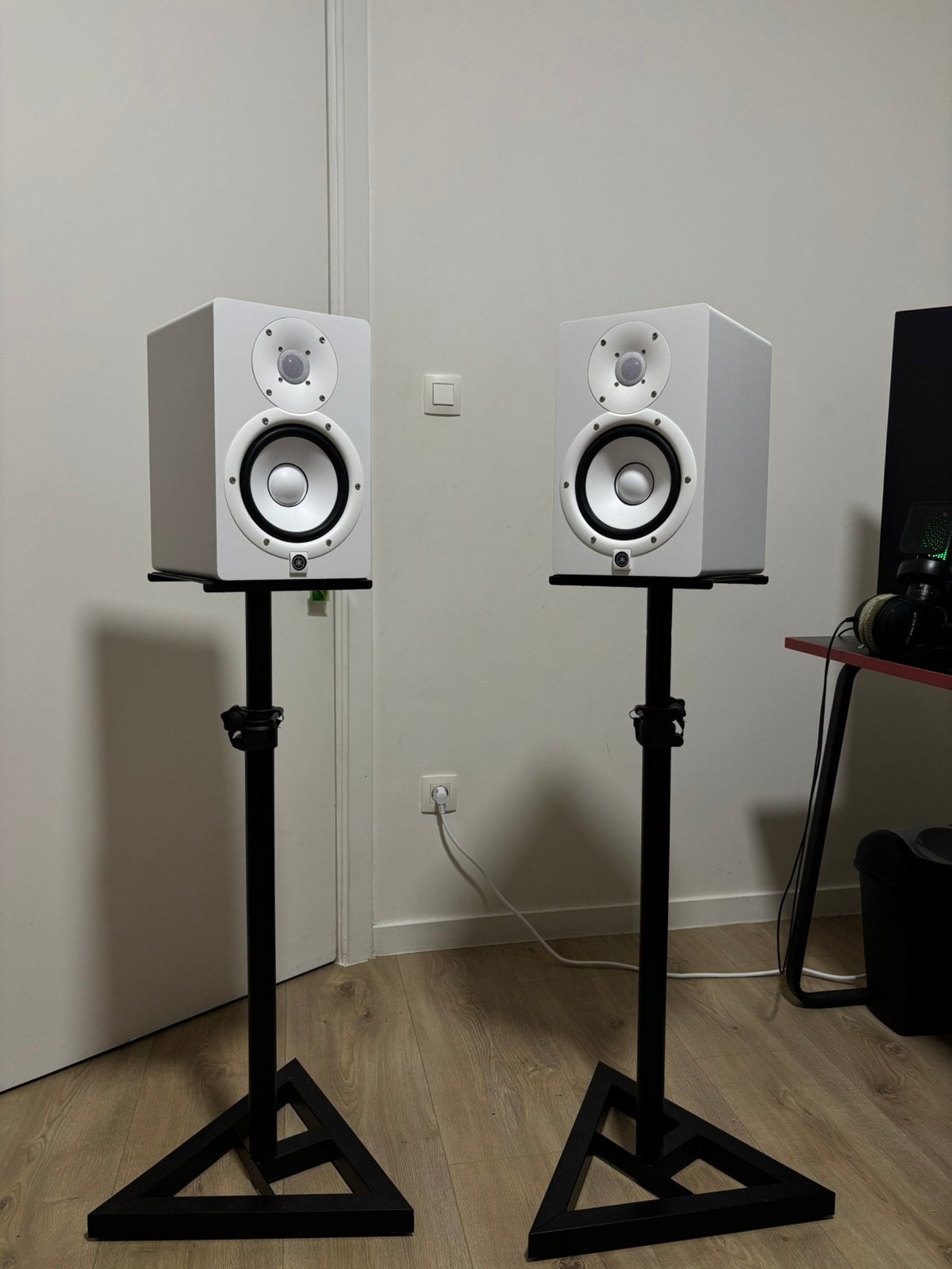 Yamaha HS7 + Stands, Moniteur de studio, Yamaha, 60 à 120 watts, Comme neuf