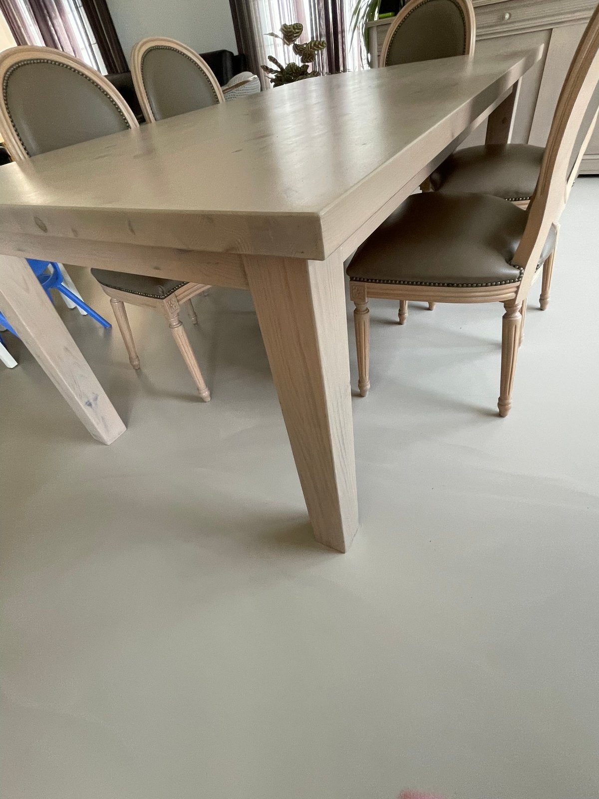 Landelijke eettafel en 6  kwaliteitsvolle stoelen beige, Enlèvement, Comme neuf, Landelijk, 6 à 8 chaises