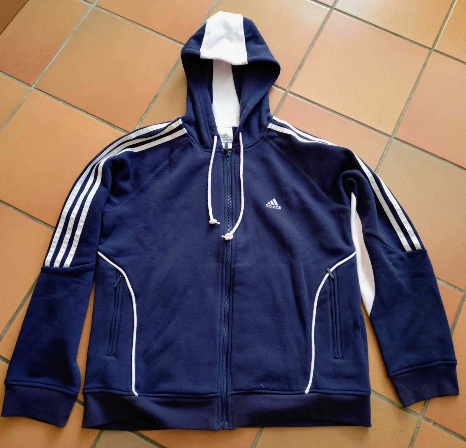 veste de sport dame ADIDAS neuve, Vêtements | Hommes, Vêtements de sport, Enlèvement ou Envoi, Neuf
