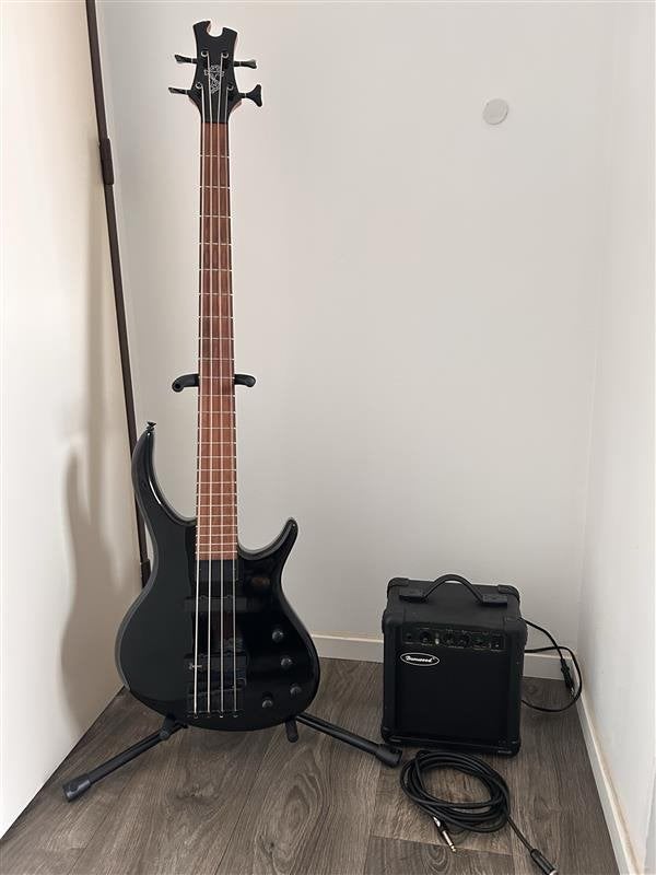 Toby basgitaar starterspakket-Versterker+statief+ kabel, Muziek en Instrumenten, Snaarinstrumenten | Gitaren | Bas, Ophalen, Gebruikt