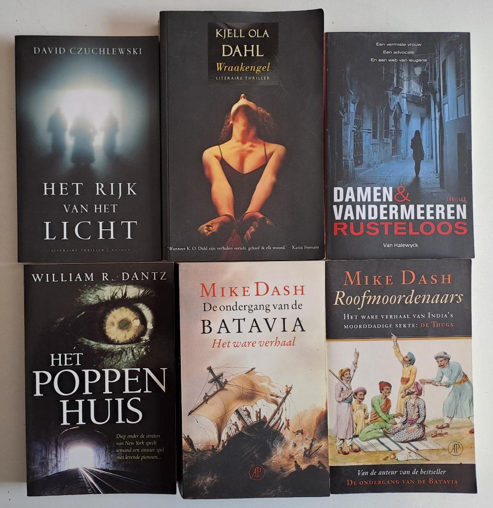Thrillers & Detective & Oorlog (8), Boeken, Thrillers, Gelezen, Ophalen of Verzenden