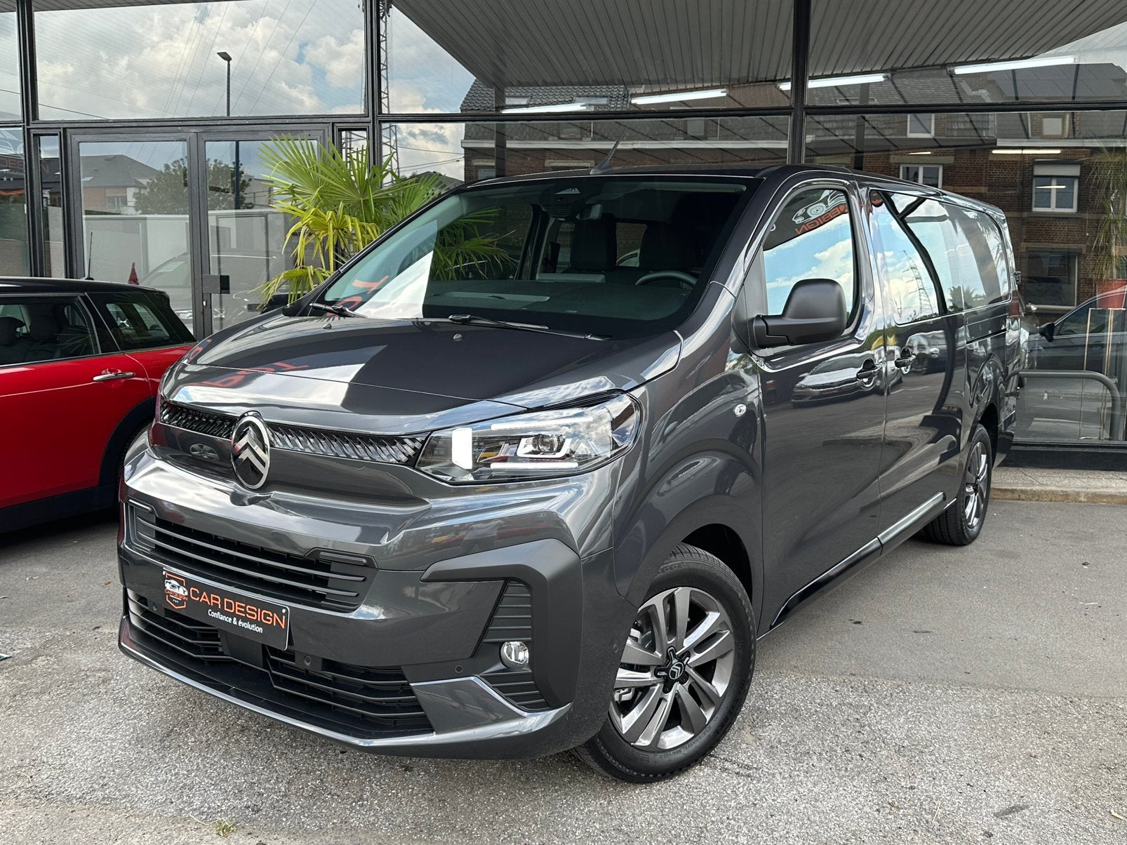 Citroën Jumpy 6pl / 2.2hdi / 2026 / 1000km / full options.., Autos, Citroën, Argent ou Gris, Achat, Euro 6, Noir