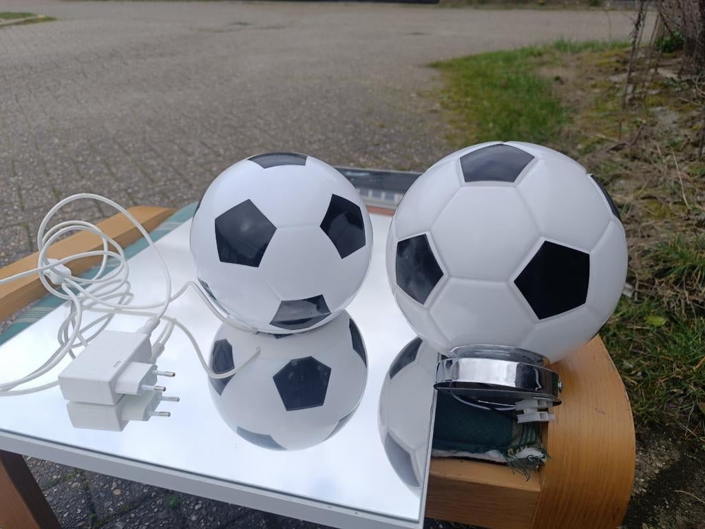 Lamp plafond en bureau. Voetballamp., Muziek en Instrumenten, Ophalen