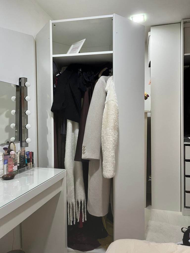 Hoekkast ikea 201 cm hoogte in goede staat kleerkast, Ophalen, Zo goed als nieuw