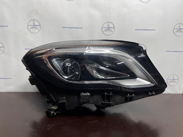 Phare droit d'un Mercedes GLA, -, 3 mois de garantie, Utilisé, -