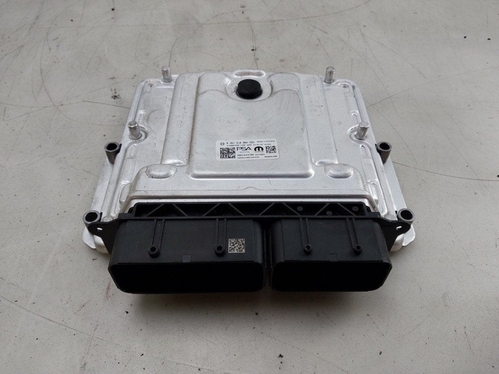 CALCULATEUR MOTEUR ECU Opel Corsa F (UB / UH / UP), Robert Bosch AG, Opel, Utilisé, Robert-Bosch-Allee 1
74232  Abstatt, DE