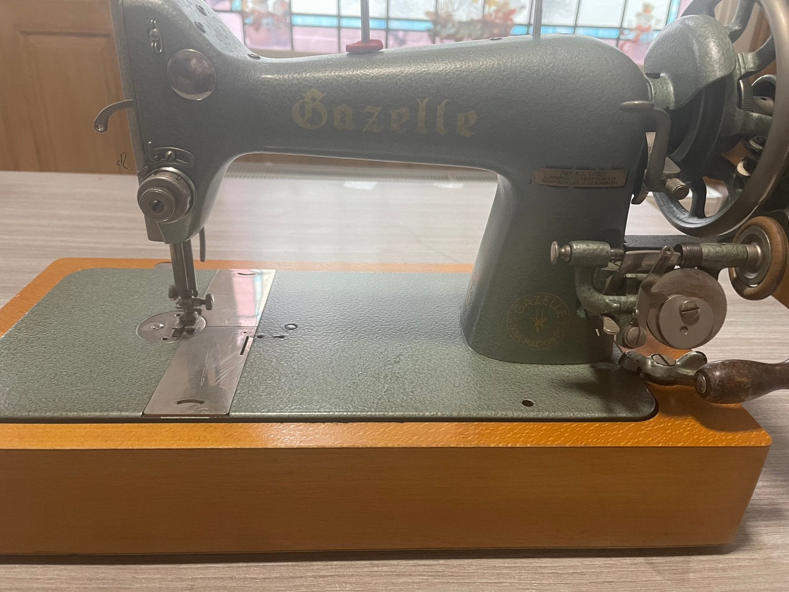 Machine à coudre Bazelle comme neuve, Hobby & Loisirs créatifs, Machines à coudre & Accessoires, Enlèvement, Comme neuf