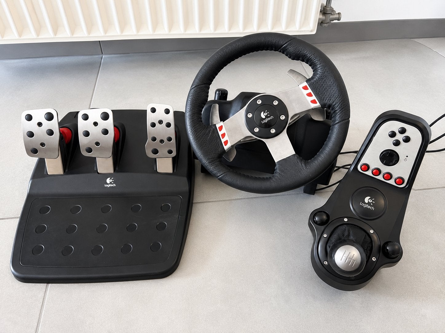 Logitech G27 Racing Wheel complet, Consoles de jeu & Jeux vidéo, Enlèvement, Utilisé