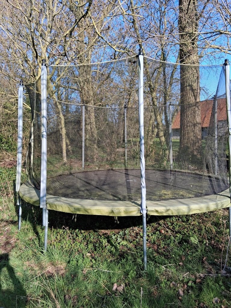 trampoline met net - GRATIS op te halen, Kinderen en Baby's, Speelgoed | Buiten | Trampolines, Ophalen, Gebruikt
