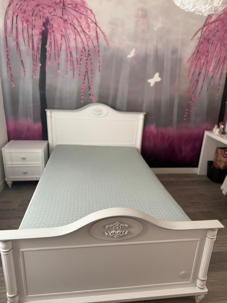 Kwalitatief romantisch bed 120 x 200, Ophalen
