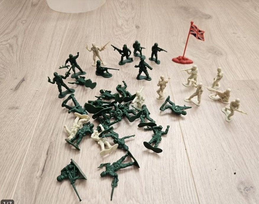grote verzameling speelgoed-soldaatjes en militaire voertuig, Verzamelen, Ophalen