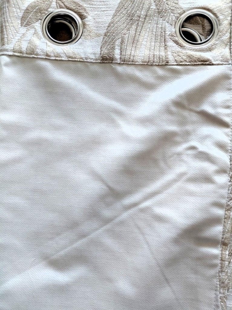 gordijnen met witte achterkant tegen de warmte., Huis en Inrichting, Stoffering | Gordijnen en Lamellen, Overgordijn, 137 cm, Nieuw