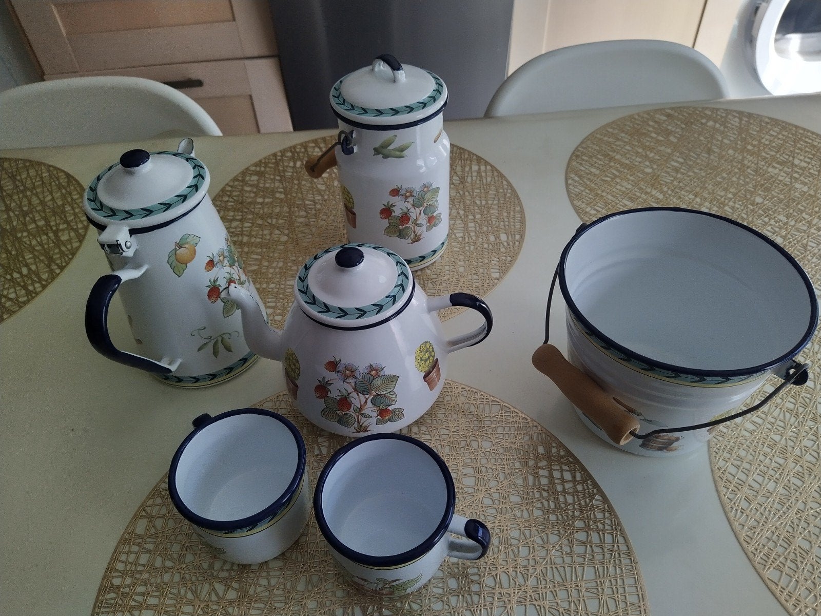 Nieuw! Villeroy & Boch emaille set - Aardbei & Kers, Antiek en Kunst, Ophalen of Verzenden