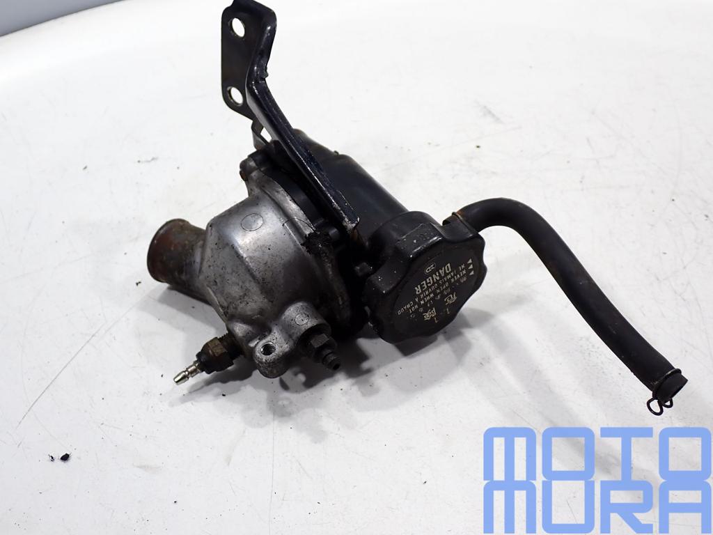 Kawasaki GPX 750 R 1986 - 1990 thermostaathuis GPX750R radia, Motoren, Onderdelen | Kawasaki, Gebruikt, Ophalen of Verzenden