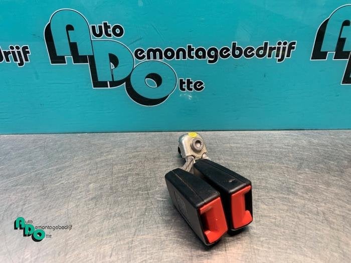 Insertion ceinture de sécurité arrière centre d'un Volksw, Volkswagen, -, 3 mois de garantie, Utilisé
