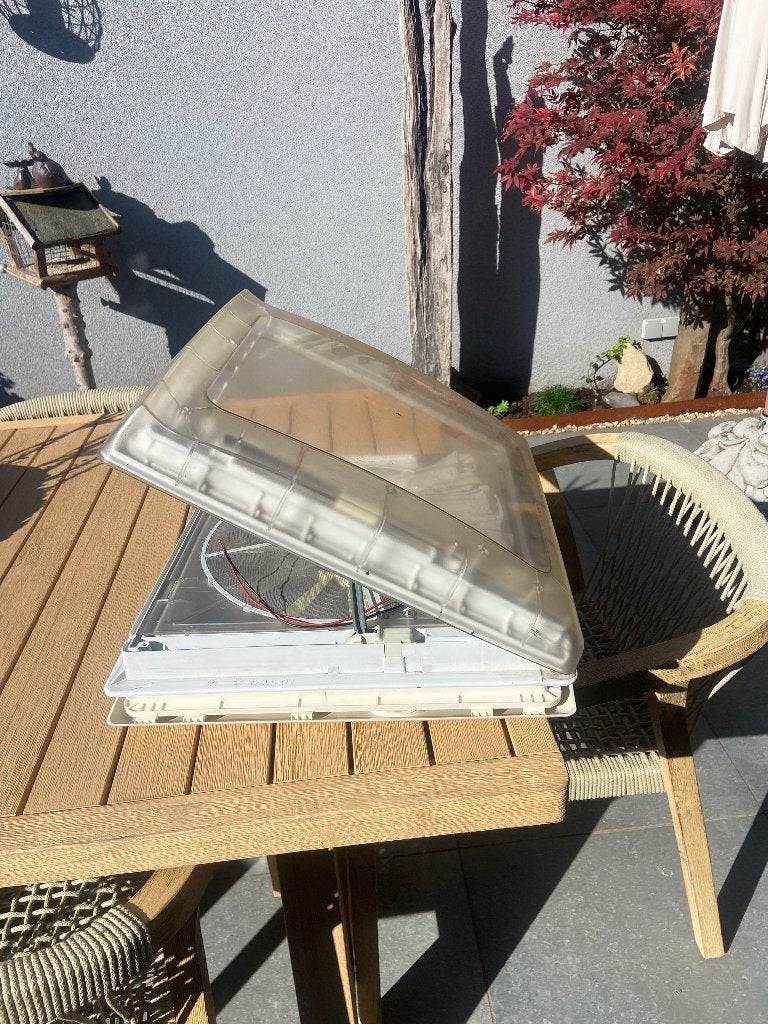 Dakraam met ventilator, Caravans en Kamperen, Mobilhome-accessoires, Gebruikt, Ophalen