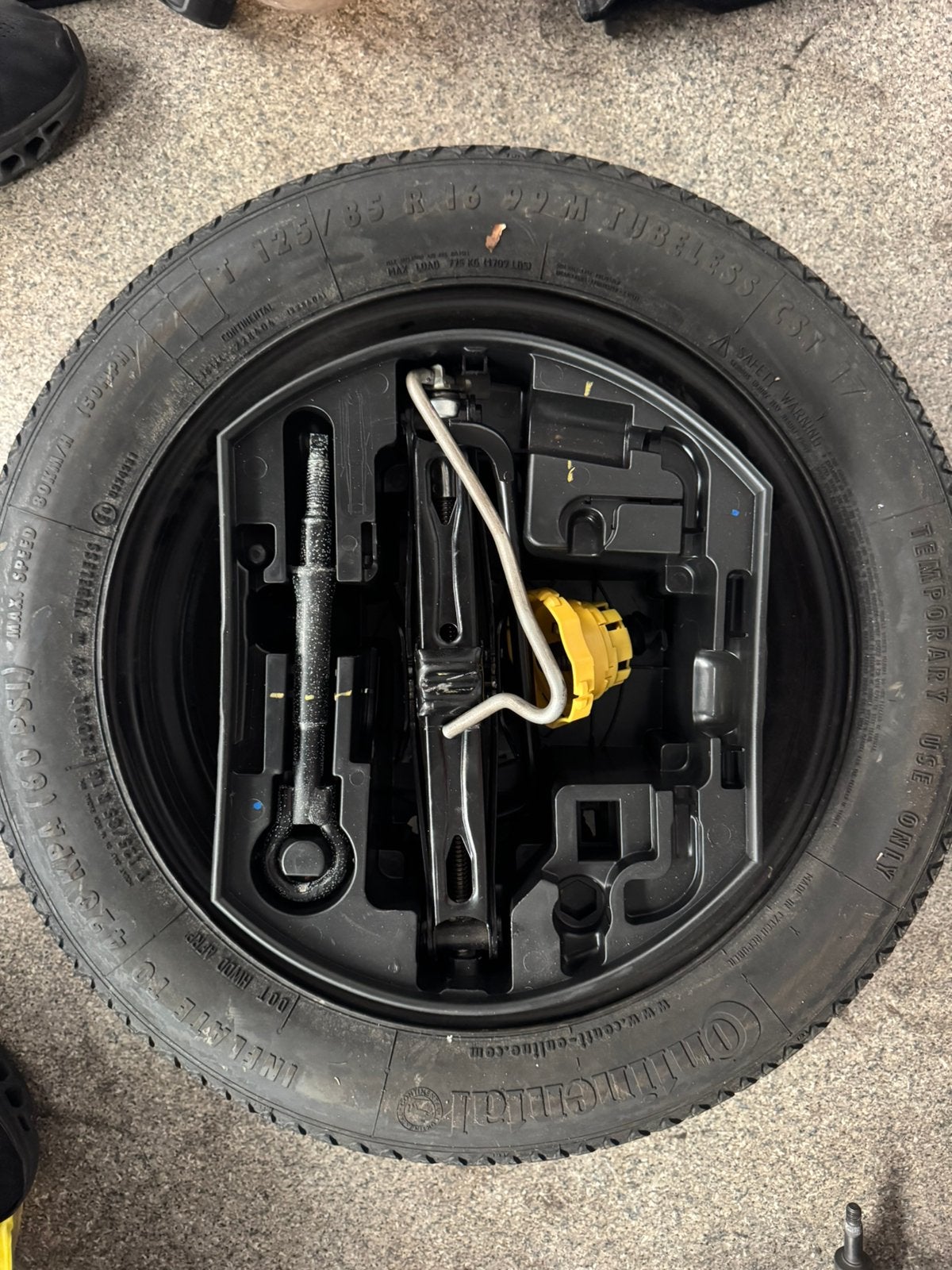Roue de secours à vendre — complète 125 85 R 16, Autos : Pièces & Accessoires, Enlèvement
