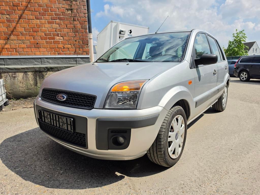 Ford Fusion 1.4TDCi 110dkm 5-deurs, Autos, Ford, Argent ou Gris, Achat, Boîte manuelle, Entretenue par le concessionnaire