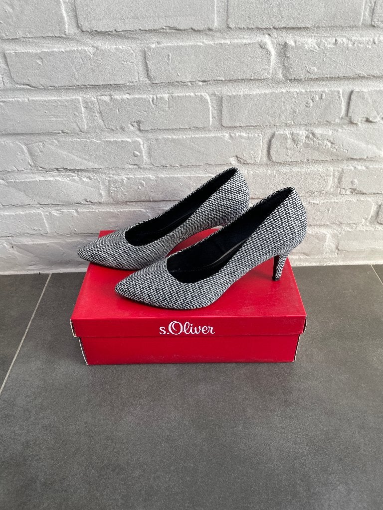 Pumps van S.Oliver met wit en zwart motief (40), Pumps, Zwart, S. Oliver, Ophalen of Verzenden