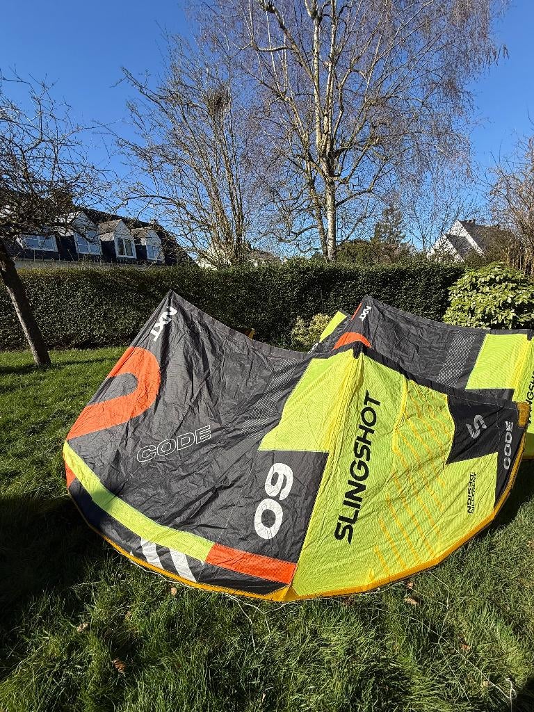 Slingshot Code NXT kitesurfvleugel van 9 meter, Watersport en Boten, Kitesurfen, Geen board, Zo goed als nieuw, Kite, Verzenden